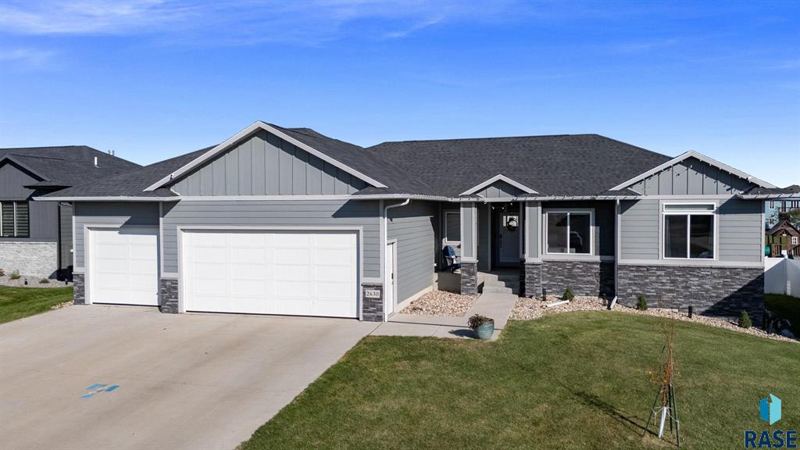 2630 N Lammers Ct, Tea, SD